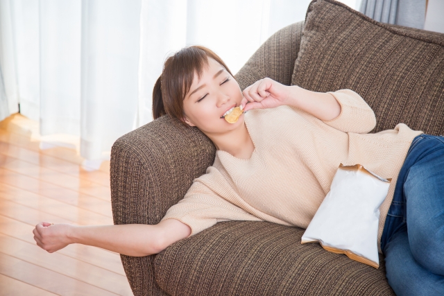 虫歯の発生につながるダラダラ食べを防ぐ方法とは?