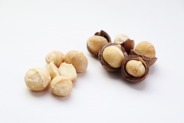 硬い食べ物で歯が欠けた!～対処法や放置のリスクについて～